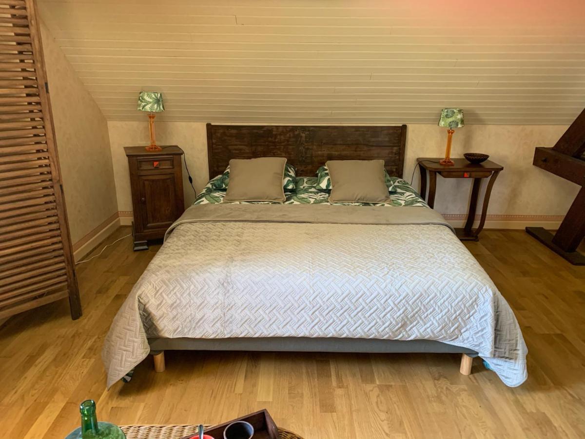 Le Moulin Du Boisset Bed & Breakfast Saint-Denis-les-Martel ภายนอก รูปภาพ